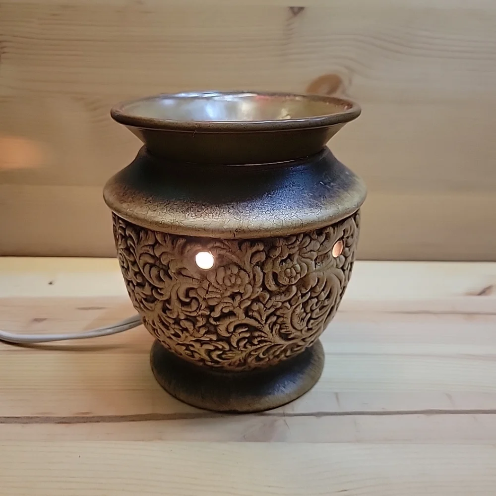 Large Beige Crackled Scroll Design Wax Warmer Works